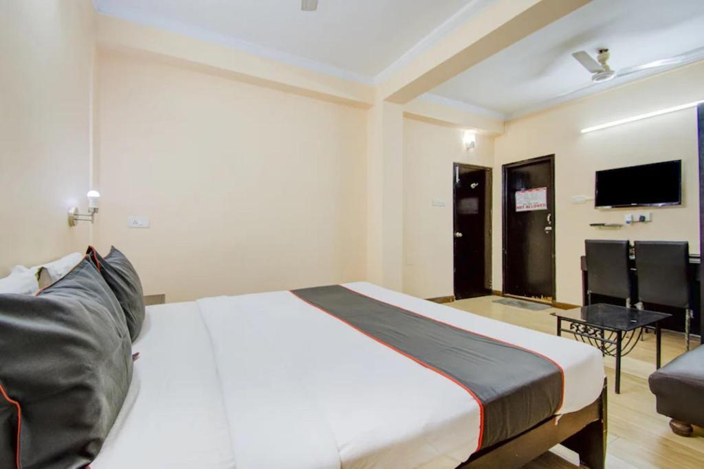 Dover Inn By Bookmerihotel Calcutta Buitenkant foto