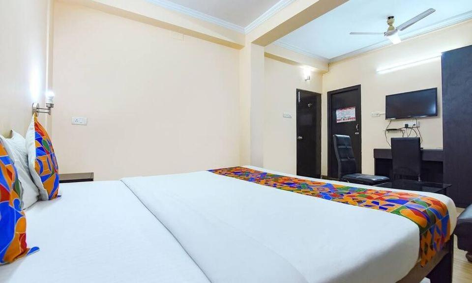 Dover Inn By Bookmerihotel Calcutta Buitenkant foto